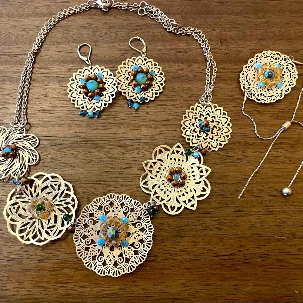 Beautiful Gold Necklace Set